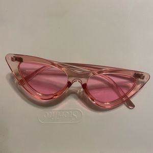 **NEVER WORN** womens pink cateye sunglasses